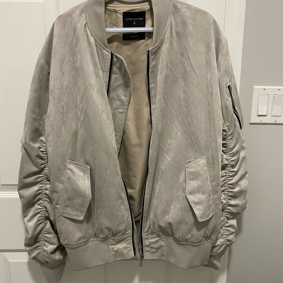 G-STAR, LEVI’S, Helly Hanson, REPRESENT Jean Jackson, lifted Anchors Bombers - Picture 6 of 6